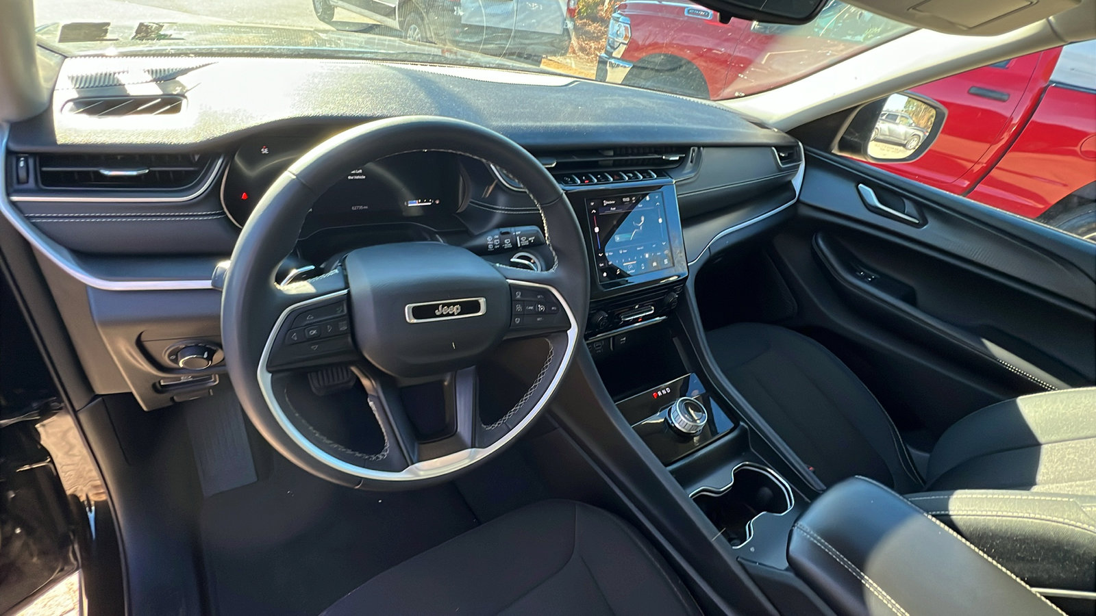 Used 2023 Jeep Grand Cherokee L Laredo image 26