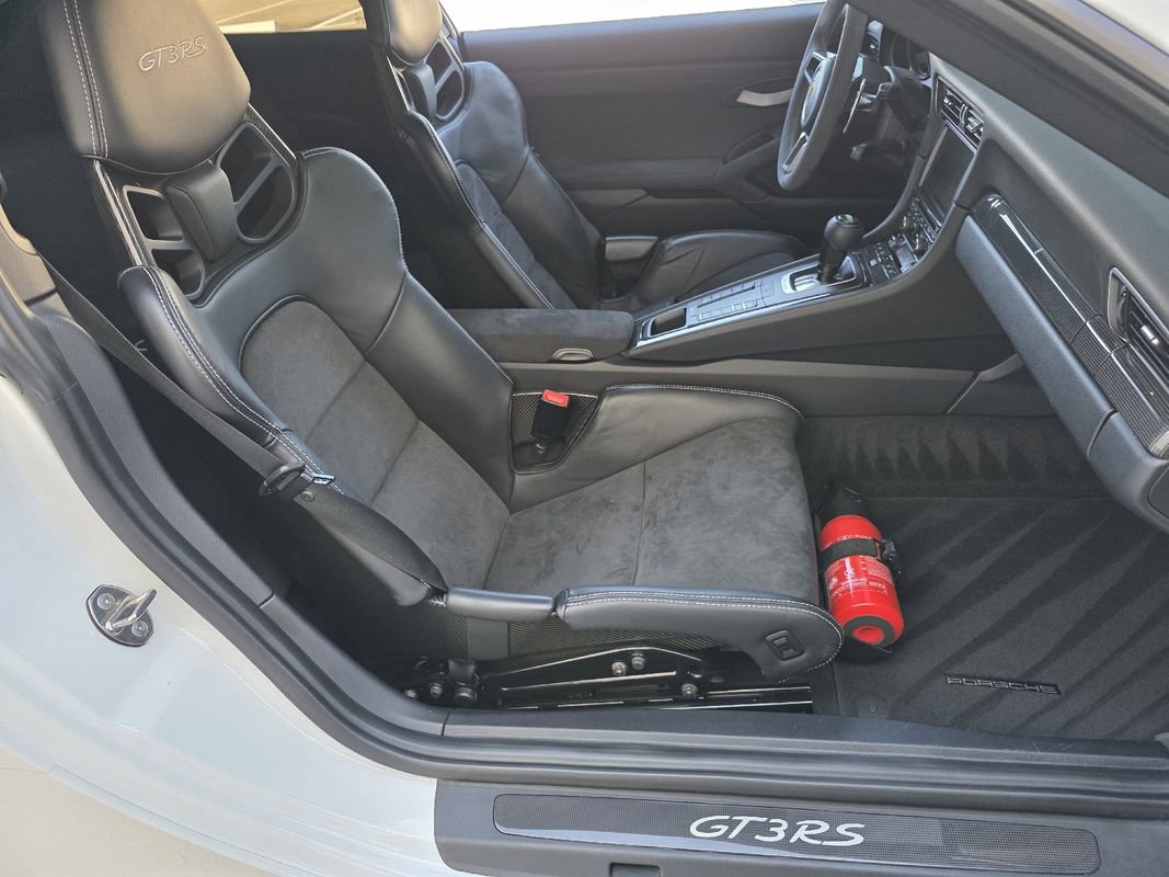 Used 2016 Porsche 911 GT3 RS image 24