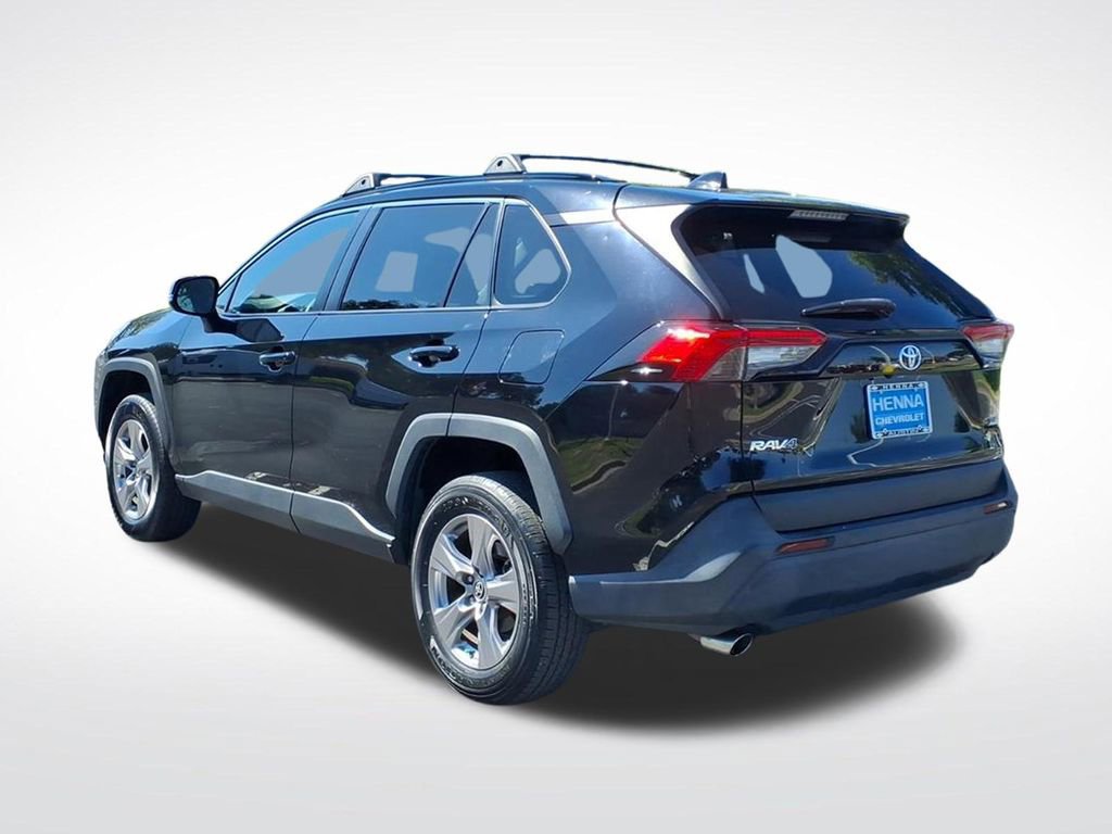 Used 2022 Toyota RAV4 XLE FWD image 8