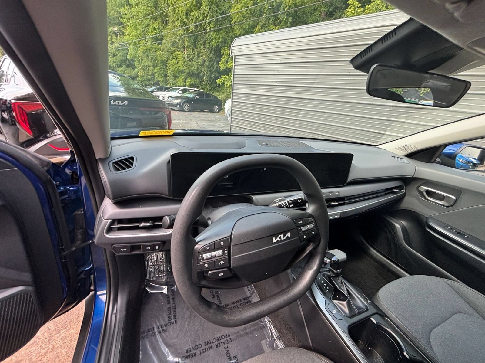 Used 2025 Kia K4 FWD image 29