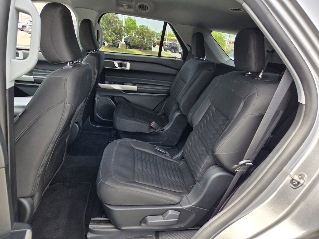 Used 2021 Ford Explorer XLT image 10
