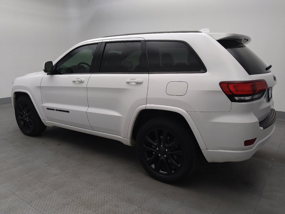 Used 2019 Jeep Grand Cherokee Altitude RWD image 3