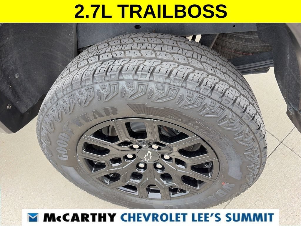 Used 2025 Chevrolet Colorado Trail Boss AWD/4WD image 21