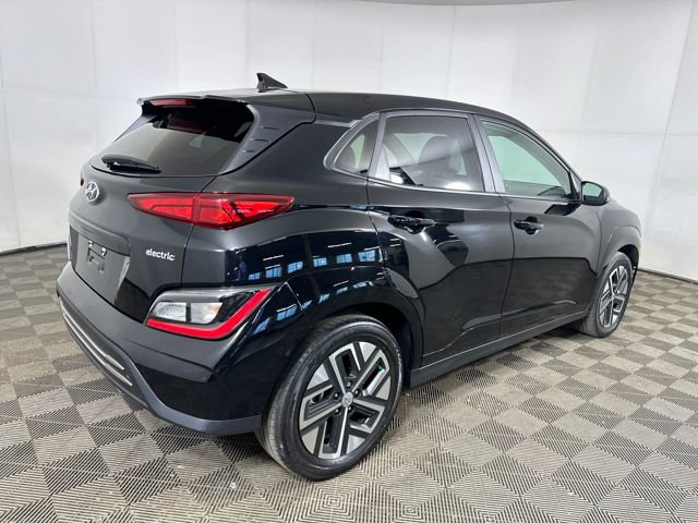 Used 2023 Hyundai Kona SE image 3