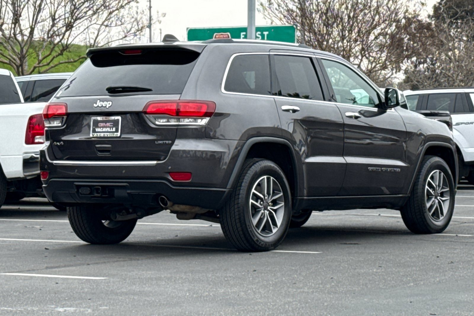 Used 2021 Jeep Grand Cherokee Limited w/ Trailer Tow Group IV image 5