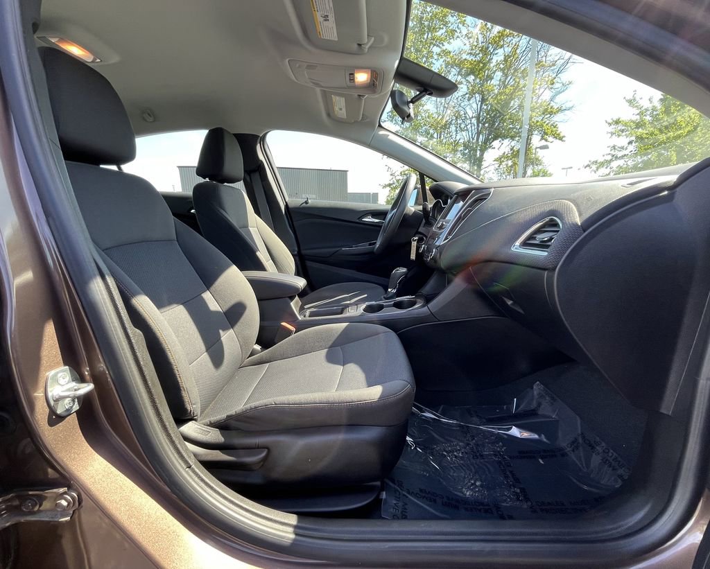 Used 2019 Chevrolet Cruze LS FWD image 22