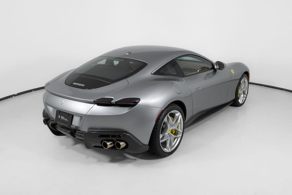 Used 2024 Ferrari Roma RWD image 18