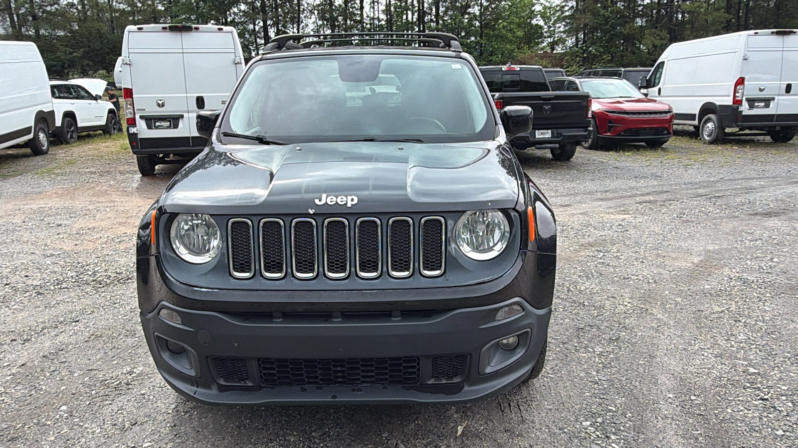 Used 2017 Jeep Renegade Latitude AWD/4WD image 3