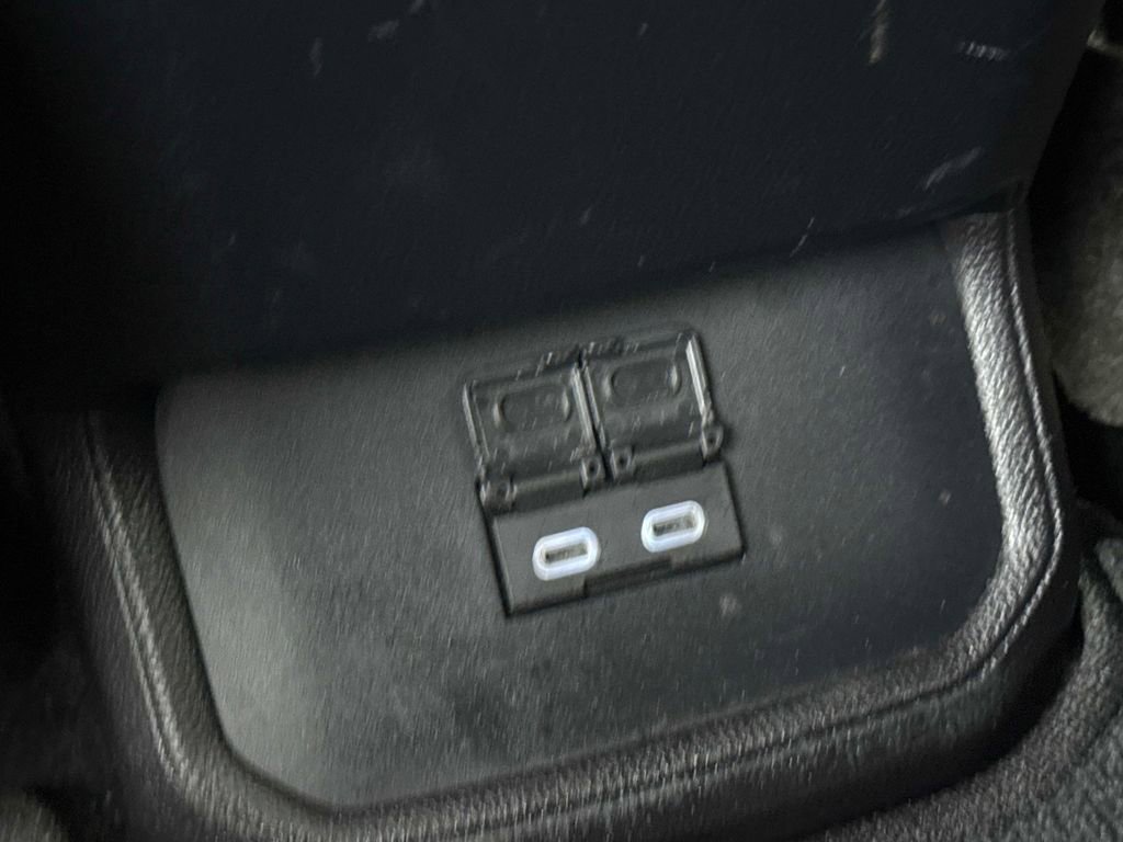 Used 2023 Toyota Highlander XLE image 19