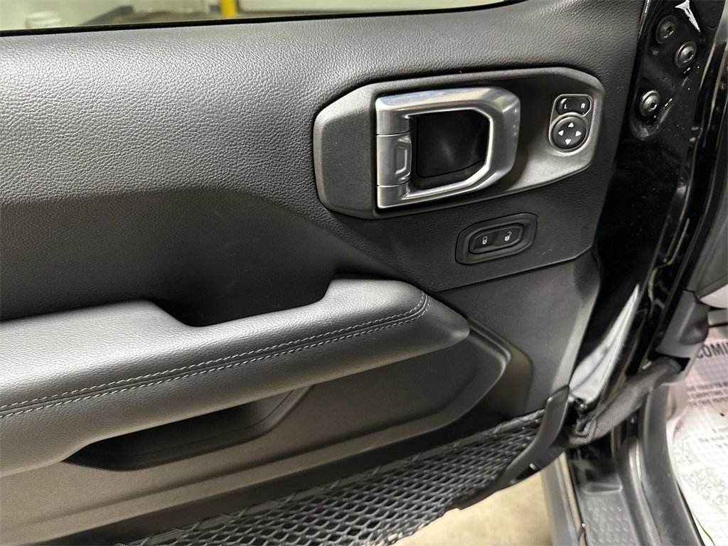 Used 2023 Jeep Wrangler Altitude image 21