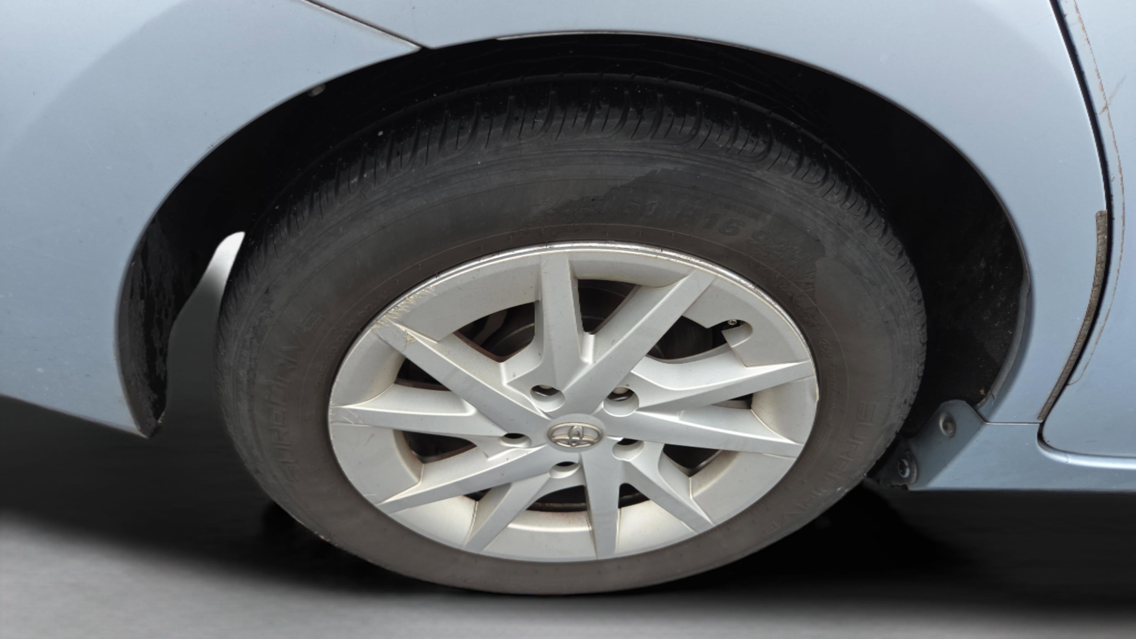 Used 2014 Toyota Prius V Three image 34