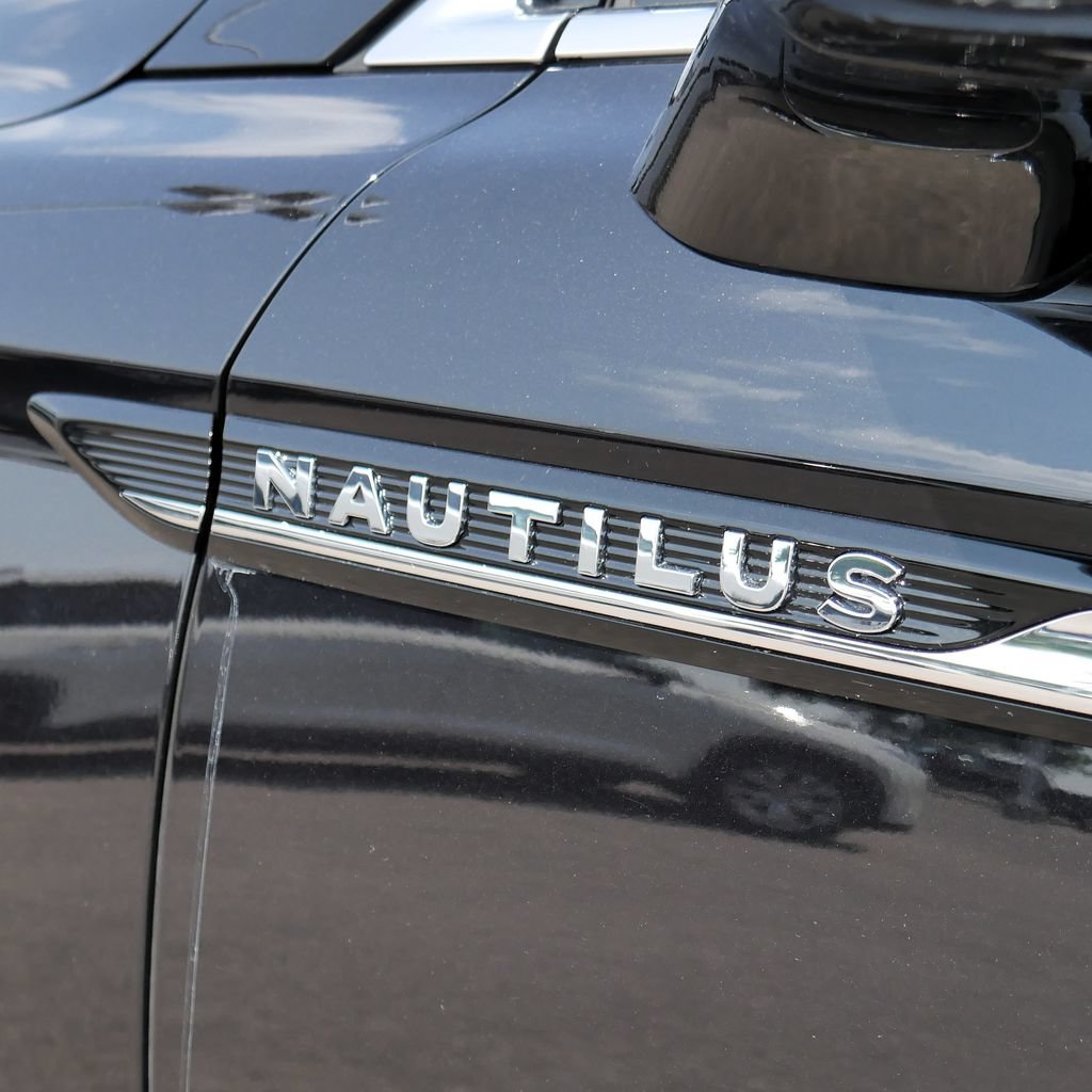 Used 2023 Lincoln Nautilus Reserve w/ Monochromatic Package AWD/4WD image 16