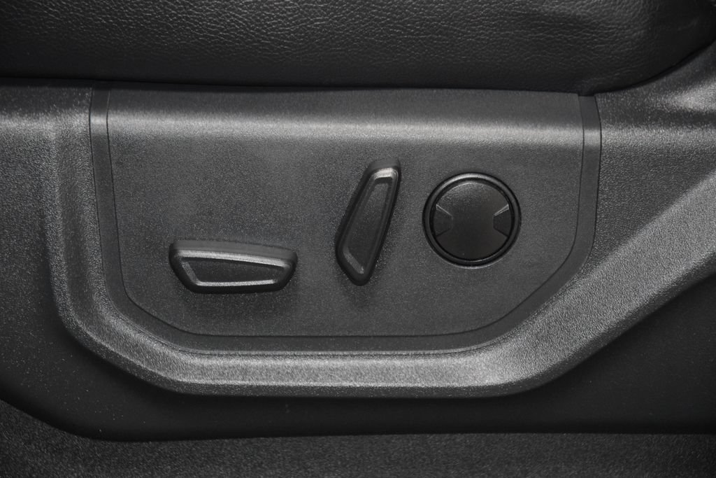 Used 2022 Ford F250 Lariat w/ Black Appearance Package AWD/4WD image 48