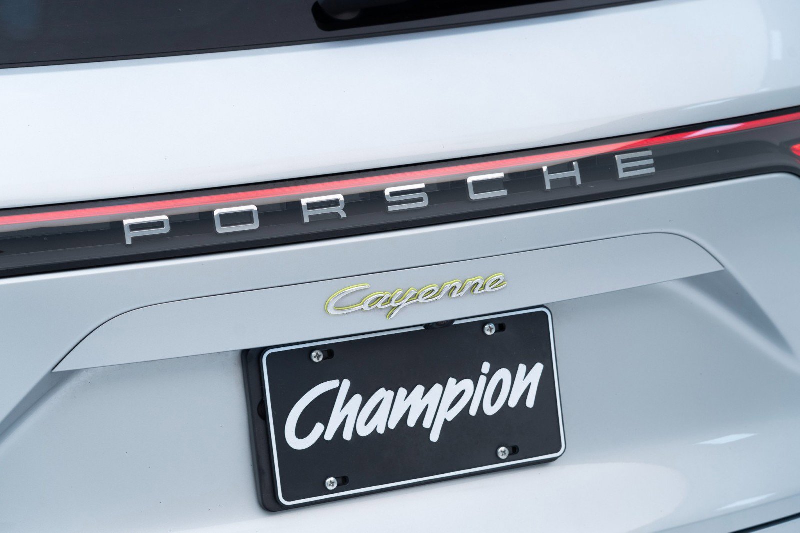 Certified 2022 Porsche Cayenne E-Hybrid image 14