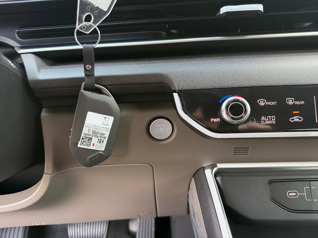 New 2027 Kia Carnival EX FWD image 26