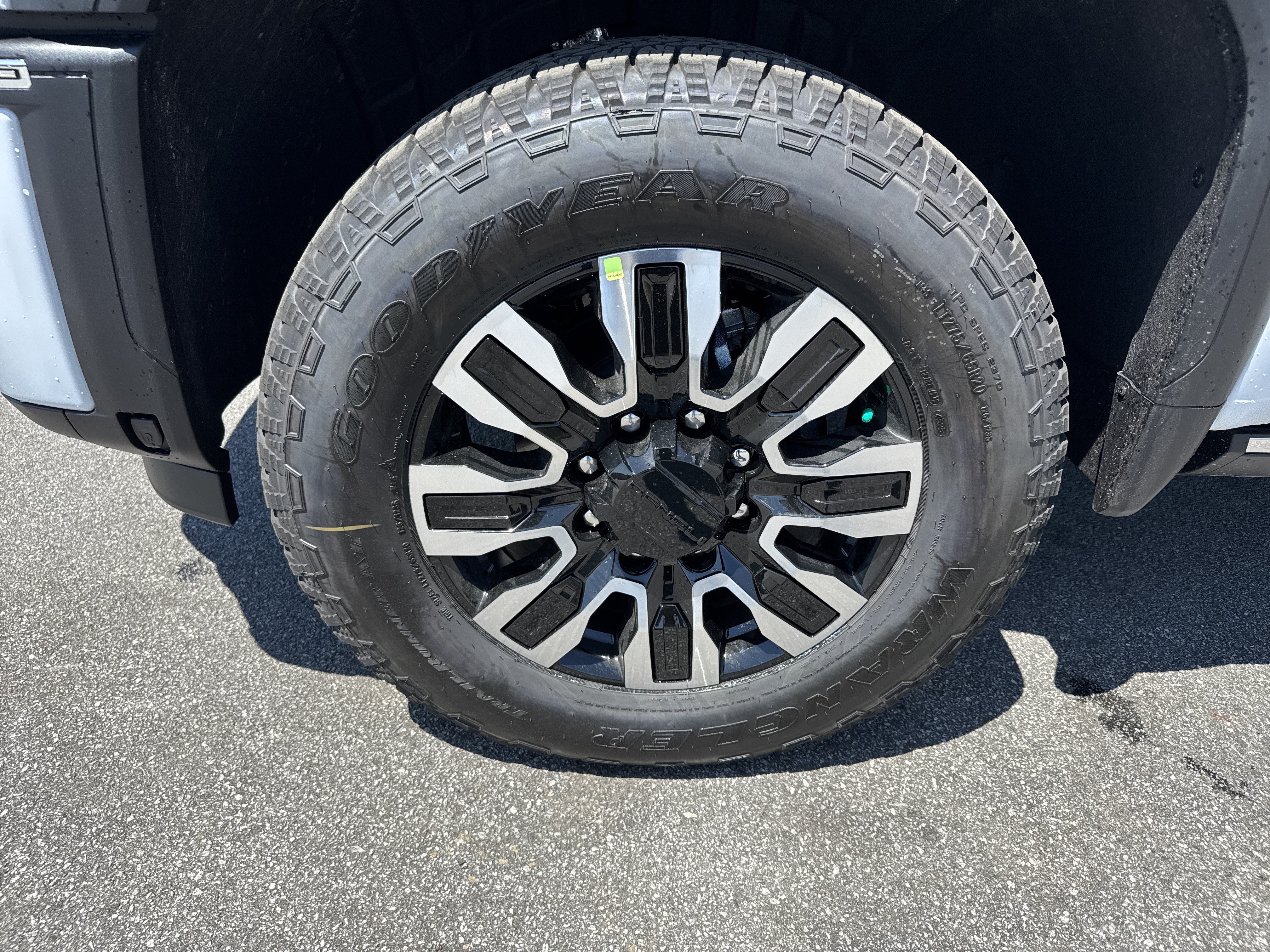 New 2026 GMC Sierra 2500 Denali Ultimate AWD/4WD image 13
