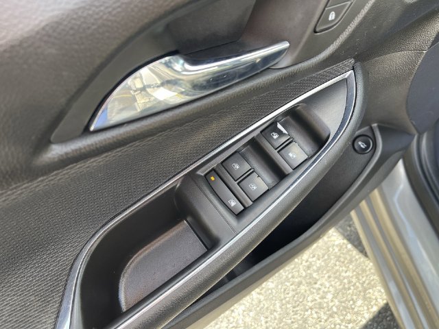 Used 2017 Chevrolet Cruze LT w/ Convenience Package FWD image 22