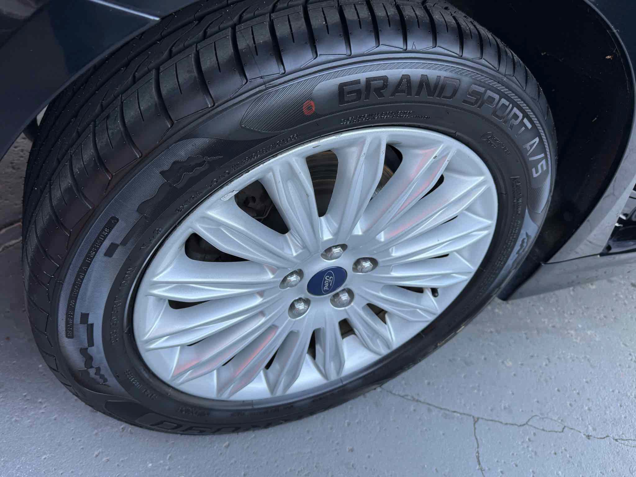 Used 2016 Ford Fusion SE FWD image 40