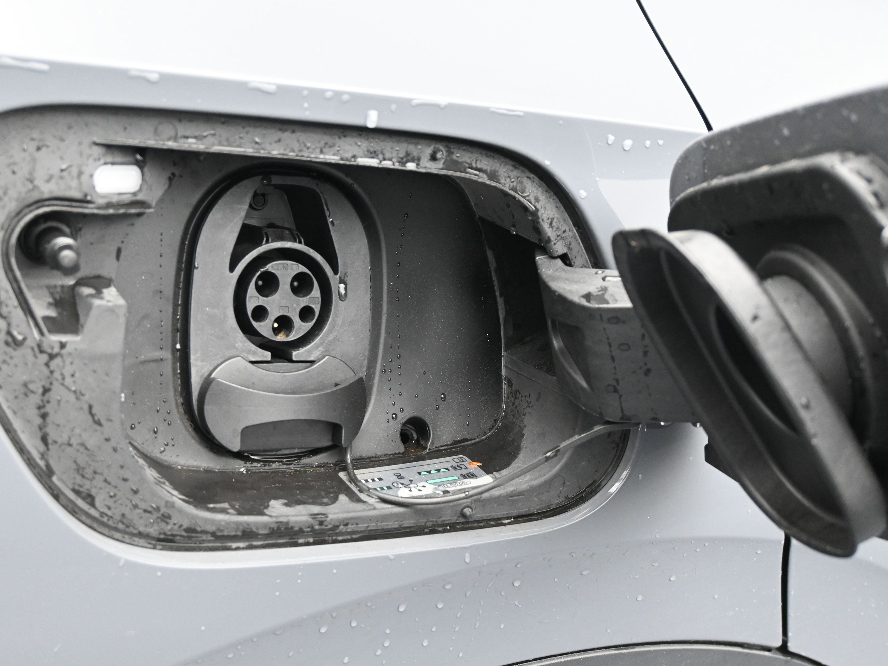 Used 2023 Volkswagen ID.4 Pro RWD image 11