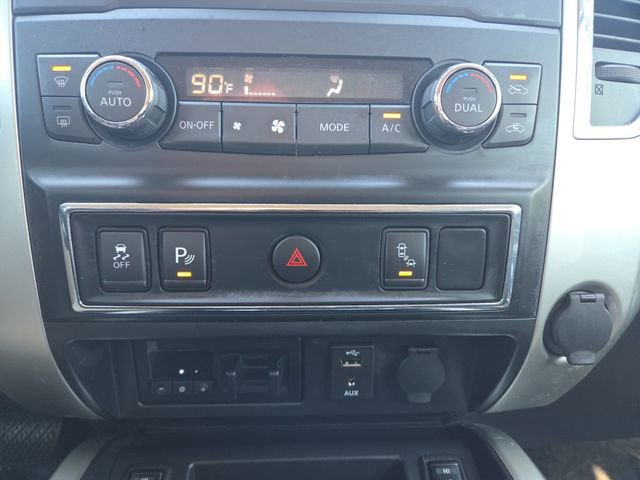 Used 2018 Nissan Titan SL image 27