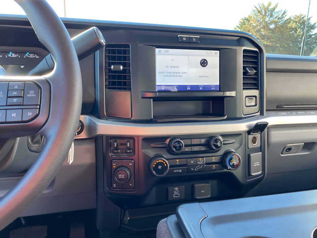 New 2026 Ford F250 4x4 Crew Cab Super Duty image 9