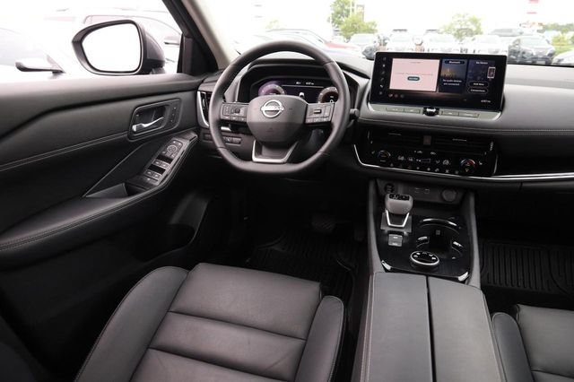 Certified 2025 Nissan Rogue SL w/ SL Premium Package AWD/4WD image 24