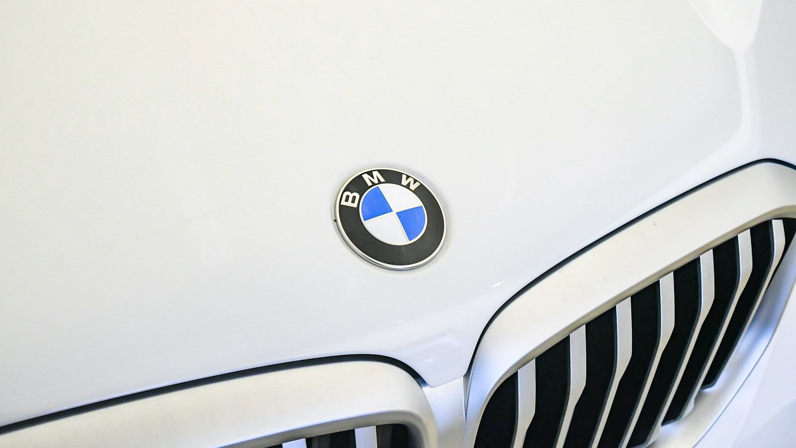 Certified 2024 BMW X5 xDrive40i w/ Premium Package AWD/4WD image 8