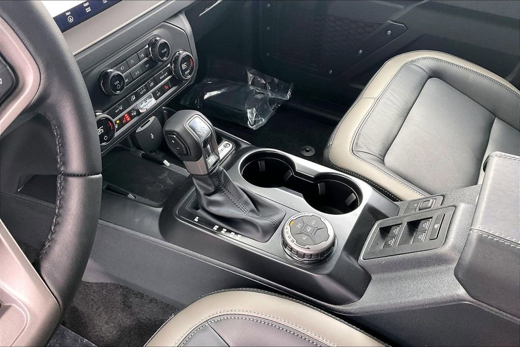 New 2025 Ford Bronco Outer Banks image 8