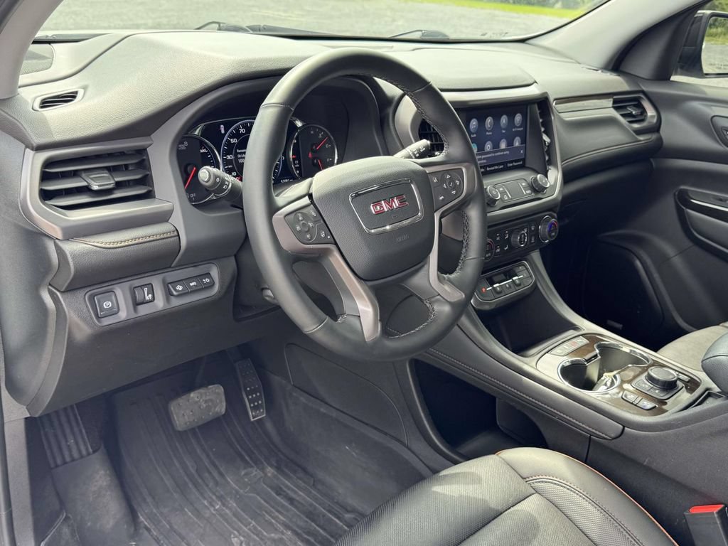 Used 2023 GMC Acadia AT4 w/ Technology Package AWD/4WD image 2
