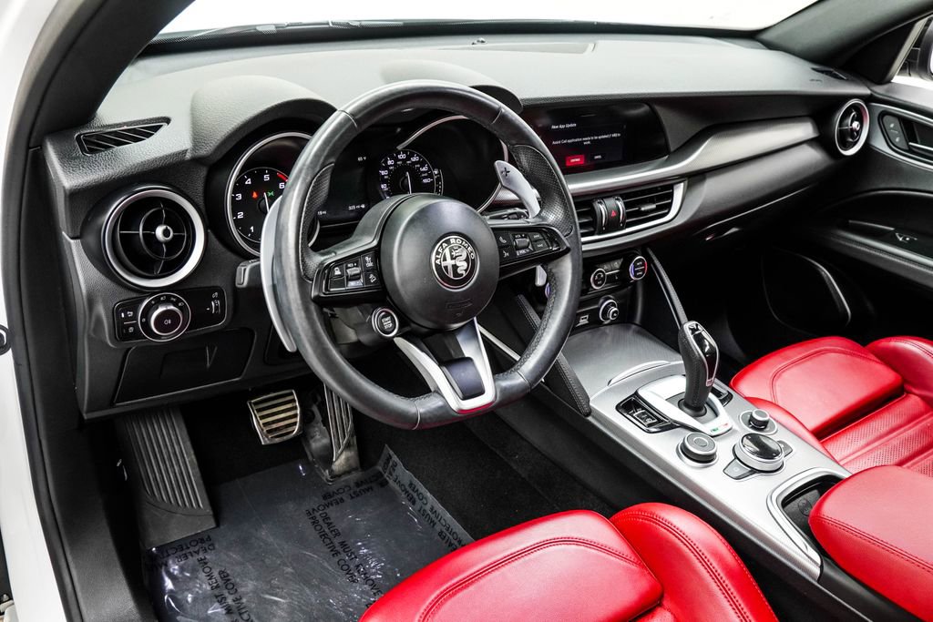 Used 2023 Alfa Romeo Stelvio Veloce image 19