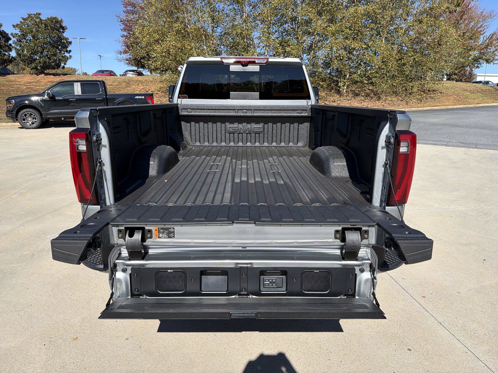 New 2026 GMC Sierra 3500 Denali Ultimate AWD/4WD image 16