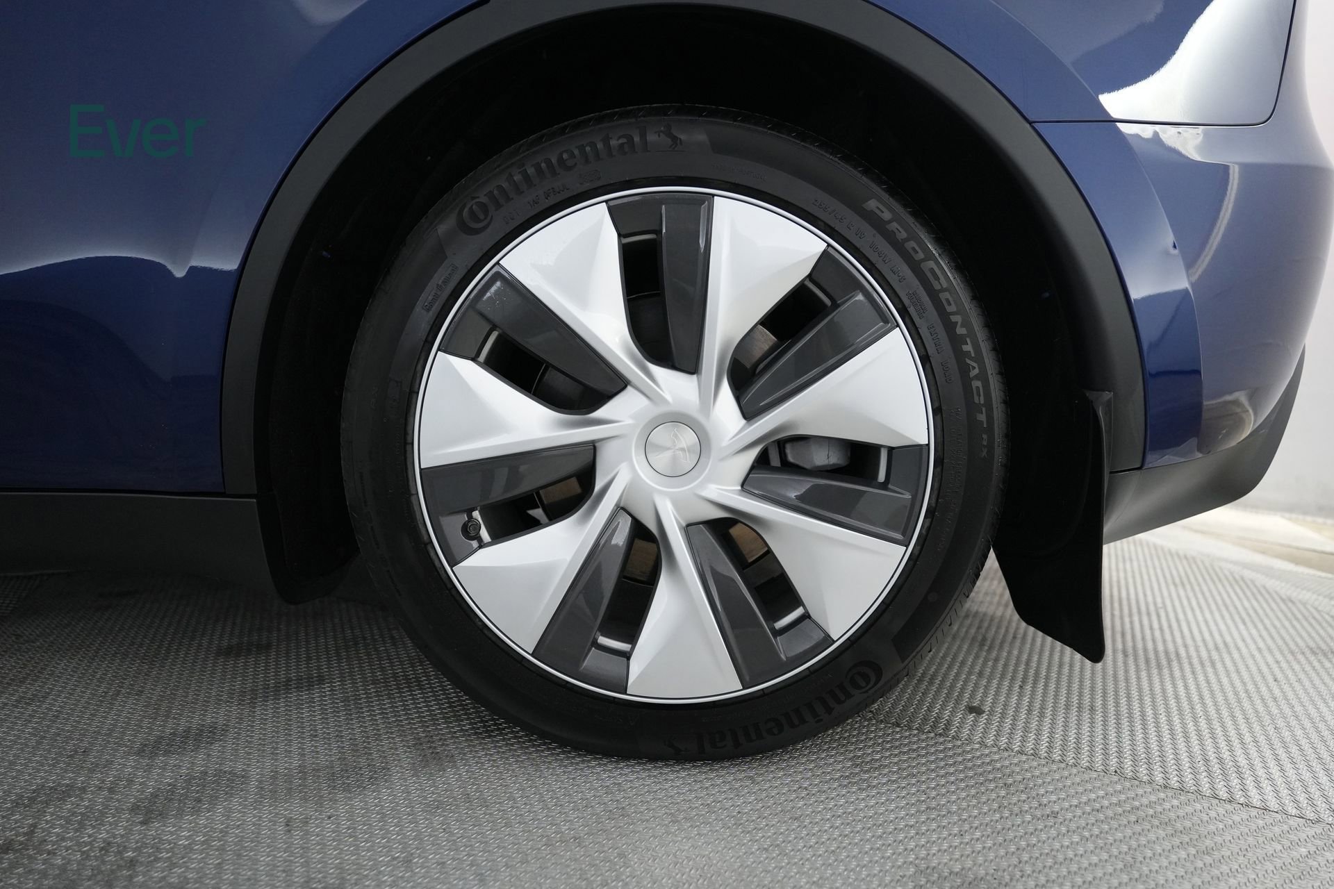 Used 2023 Tesla Model Y Long Range image 9