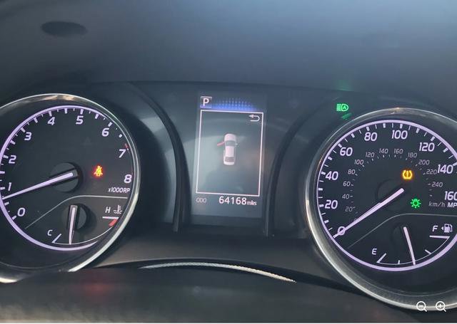 Used 2020 Toyota Camry SE image 4