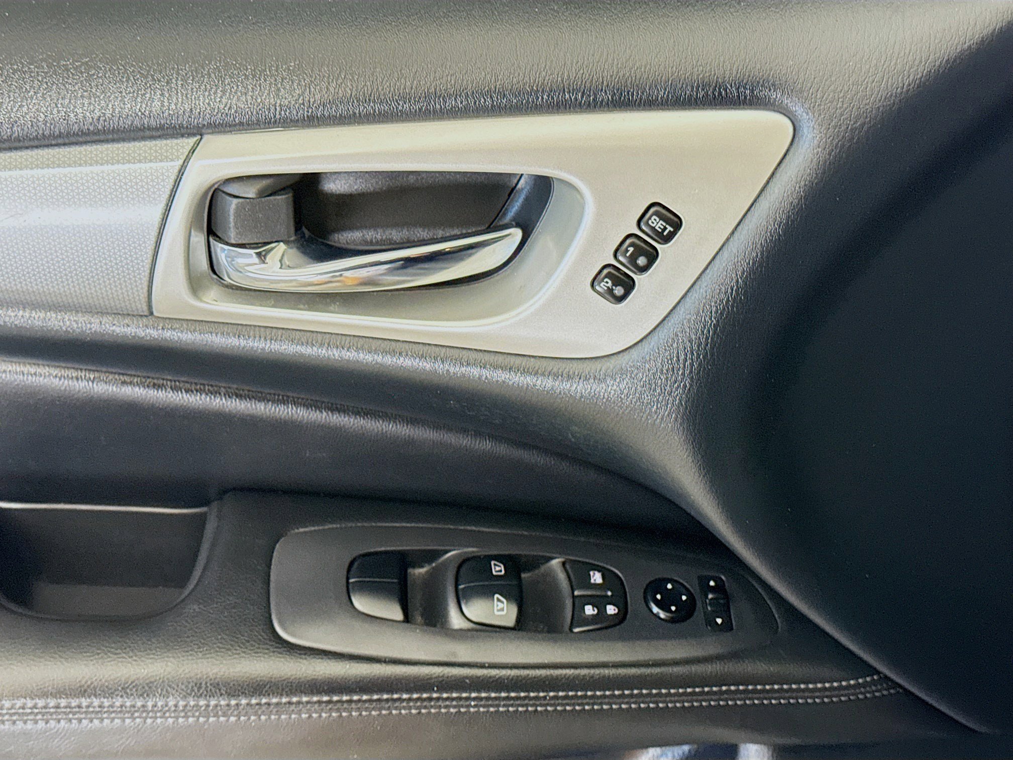 Used 2020 Nissan Pathfinder SL image 24