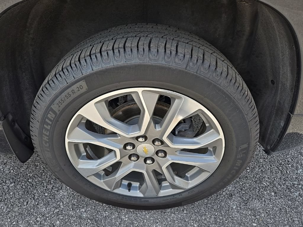 Used 2019 Chevrolet Traverse Premier w/ Driver Confidence II Package FWD image 11