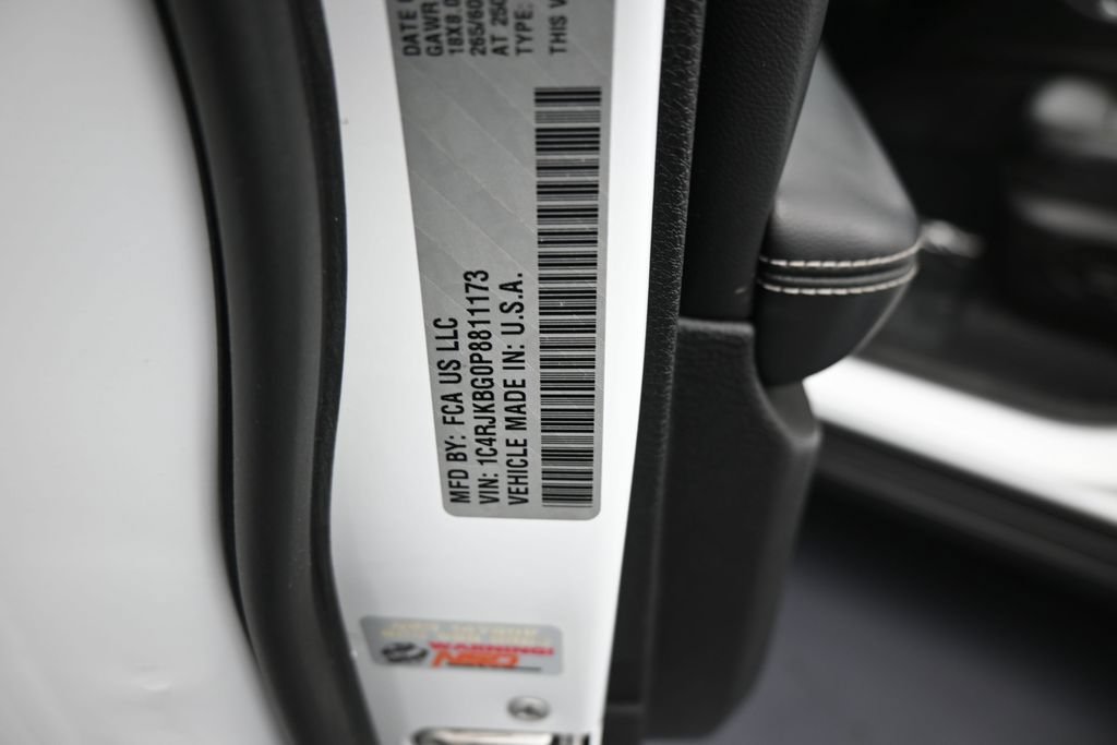 Used 2023 Jeep Grand Cherokee L Limited AWD/4WD image 18