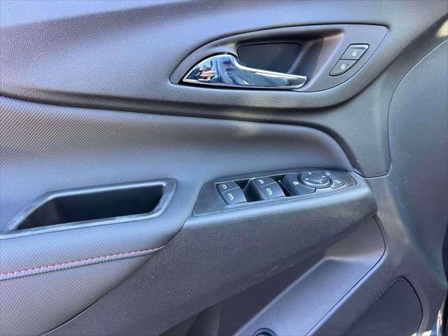 Used 2023 Chevrolet Equinox RS image 16