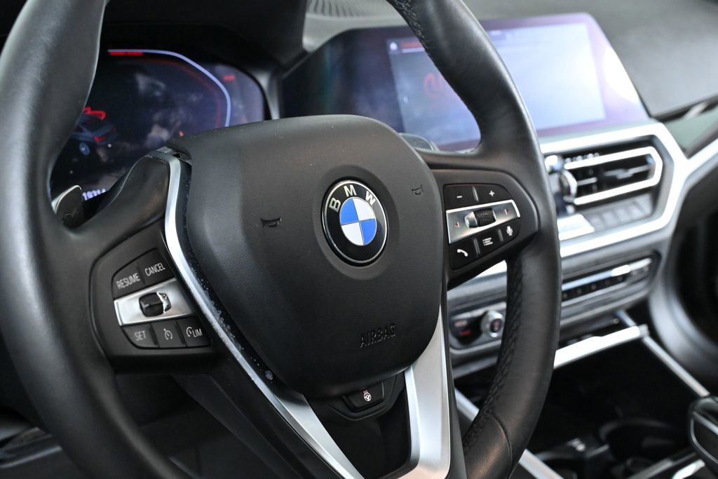 Used 2019 BMW 330i xDrive Sedan w/ Driving Assistance Package image 13