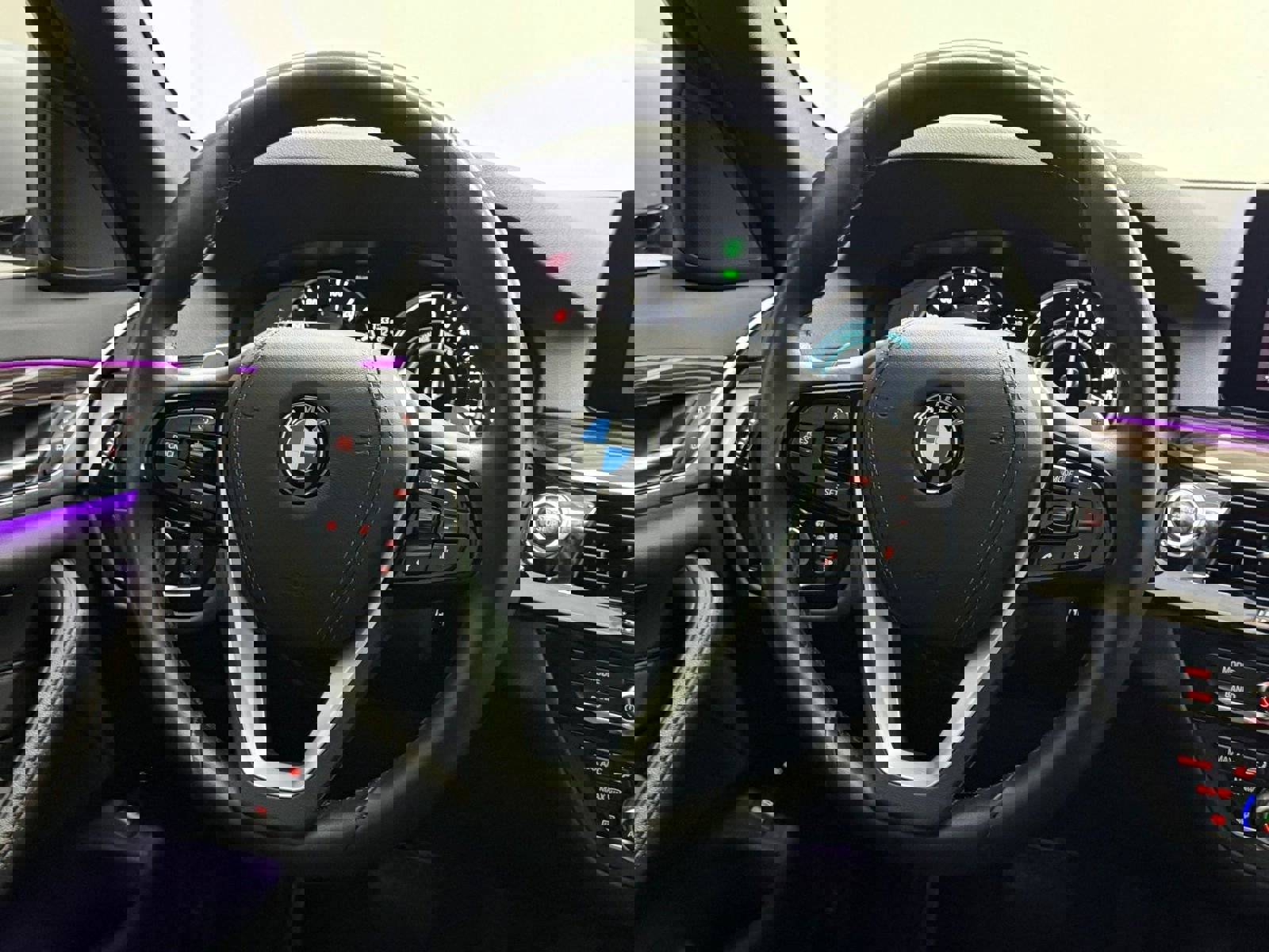 Used 2019 BMW 530e iPerformance w/ Convenience Package image 36