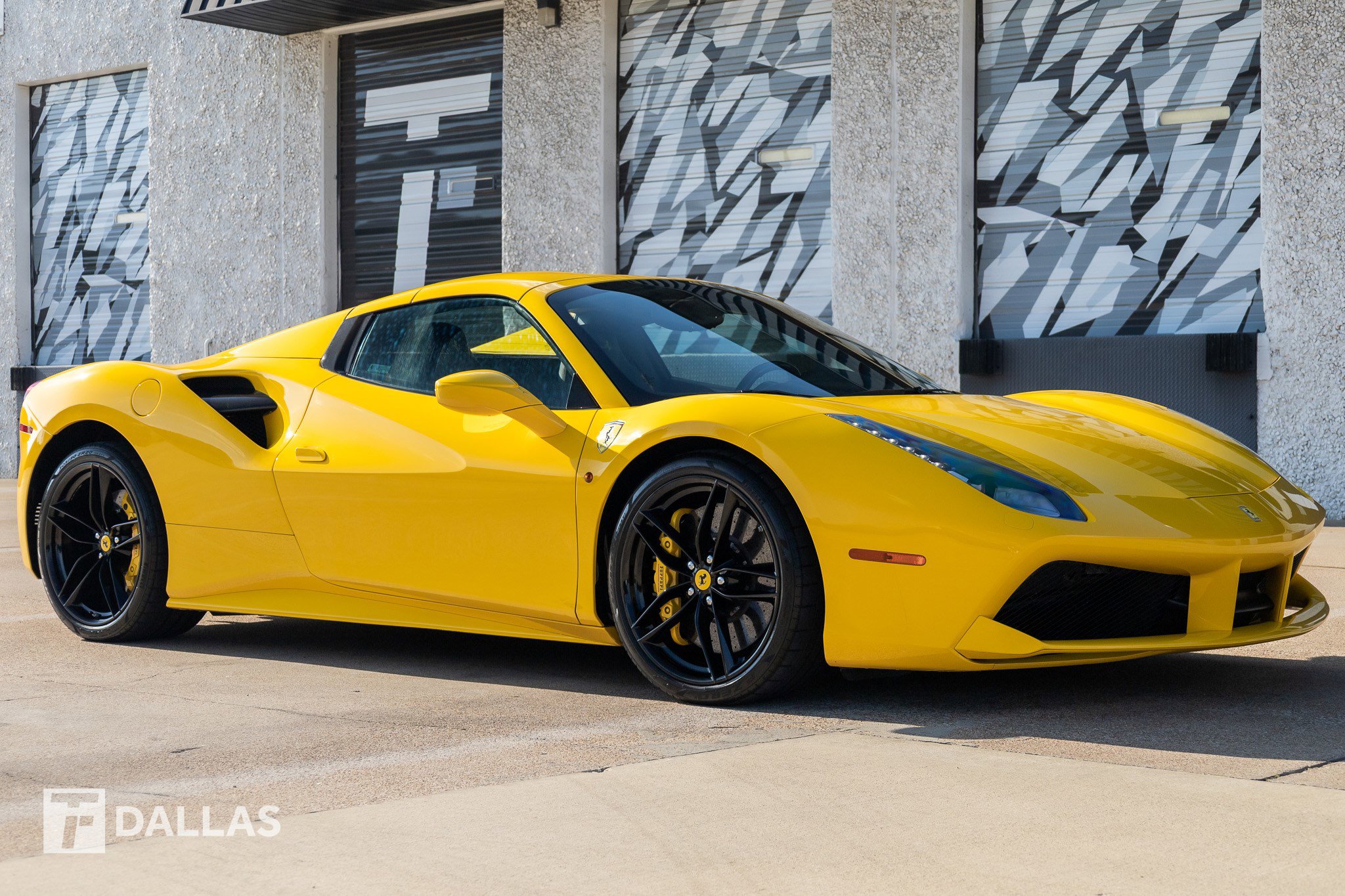 Used 2017 Ferrari 488 Spider RWD image 18