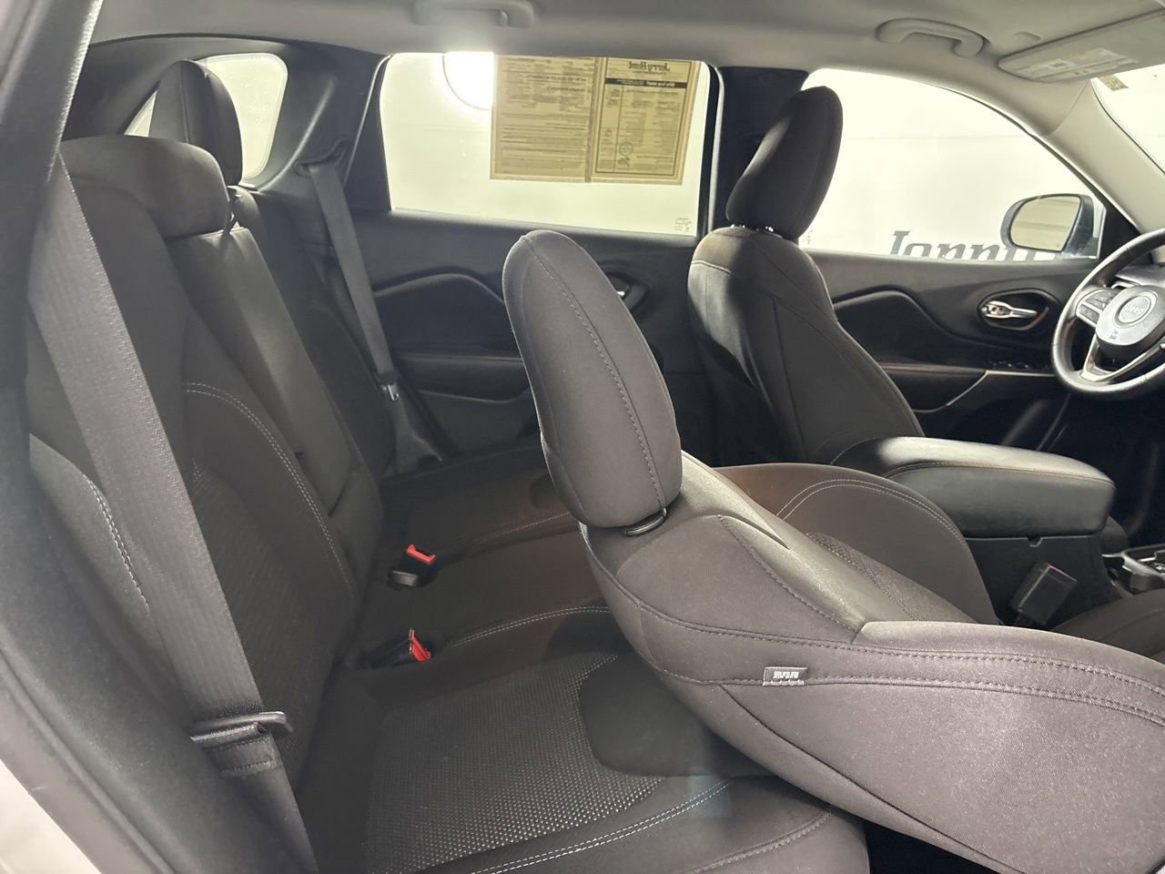 Used 2020 Jeep Cherokee Latitude image 23