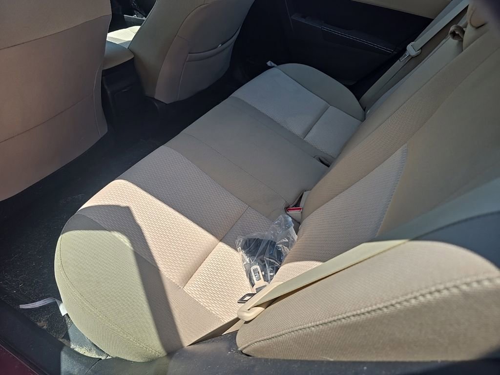 Used 2015 Toyota Corolla LE FWD image 12
