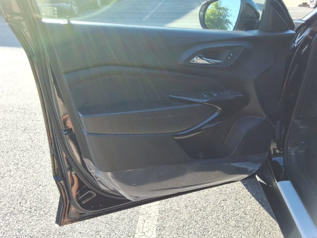New 2026 Chevrolet Trax RS w/ Sunroof Package FWD image 19