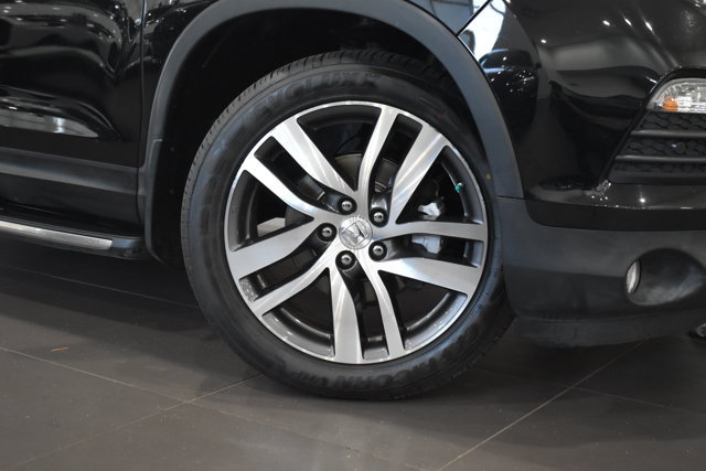 Used 2017 Honda Pilot Touring image 2