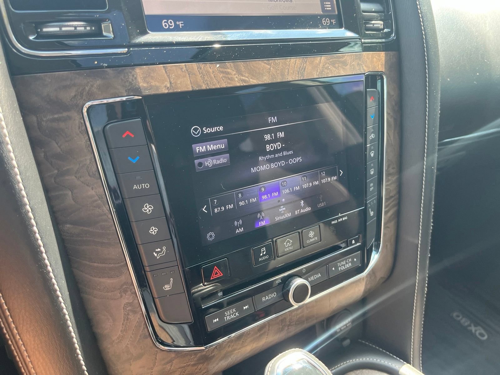 Used 2021 INFINITI QX80 Premium Select w/ All-Season Package RWD image 24