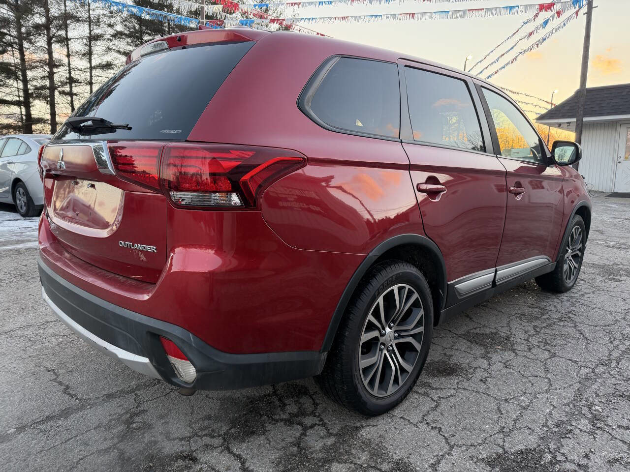 Used 2018 Mitsubishi Outlander ES image 5