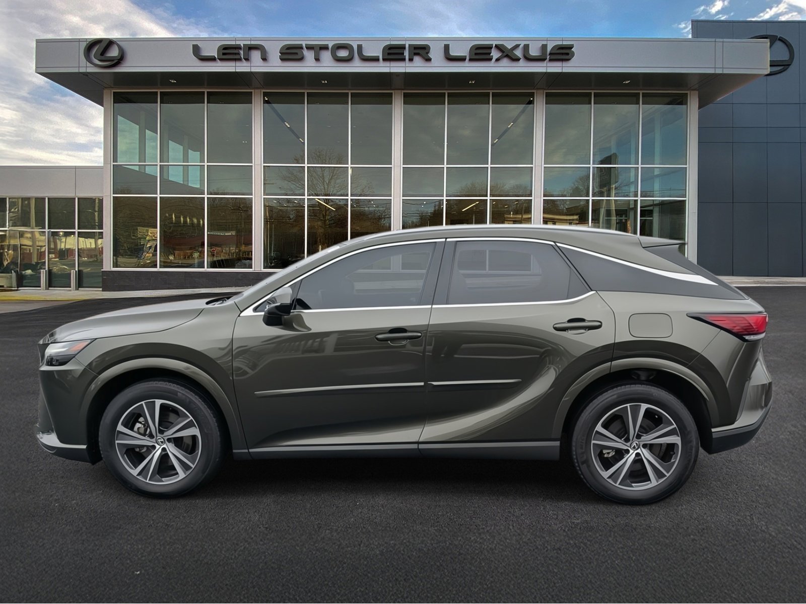 Certified 2023 Lexus RX 350h 350h Premium AWD w/ Accessory Package (K3) image 6