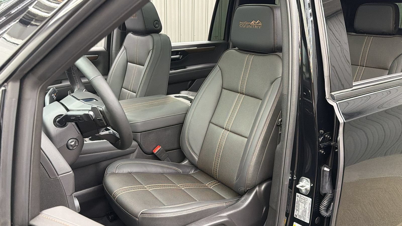 Used 2026 Chevrolet Suburban High Country w/ Sun And Tow Package AWD/4WD image 19