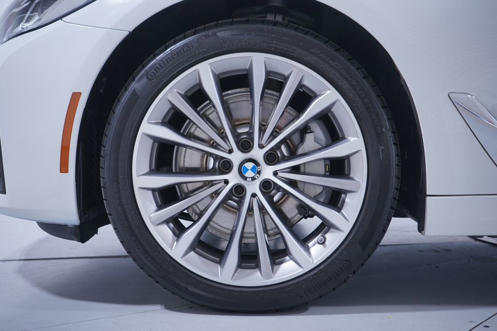 Used 2022 BMW 530i w/ Convenience Package image 2