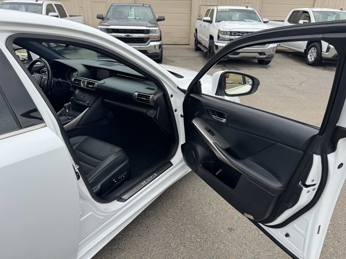 Used 2016 Lexus IS 200t w/ F Sport Package RWD image 16